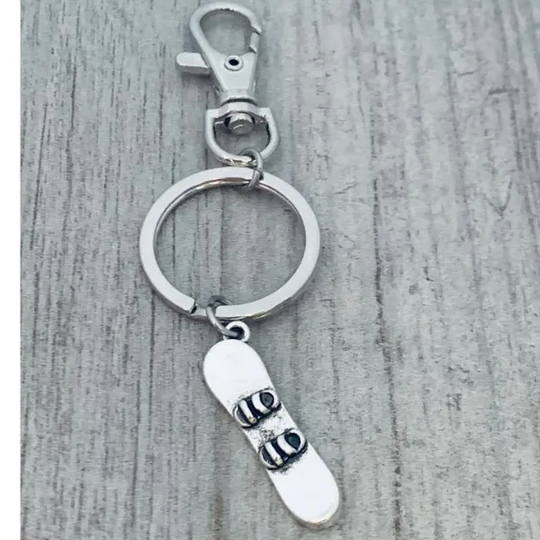 Snowboarding Zipper Pull Keychain